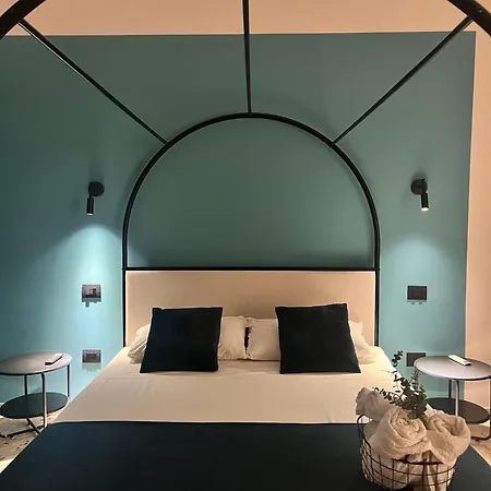 Lucky Corner - Elegant